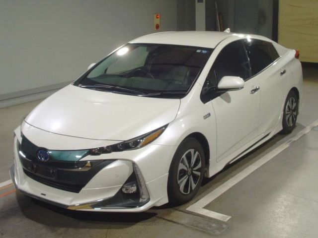 2143 Toyota Prius phv ZVW52 2017 г. (TAA Hiroshima)